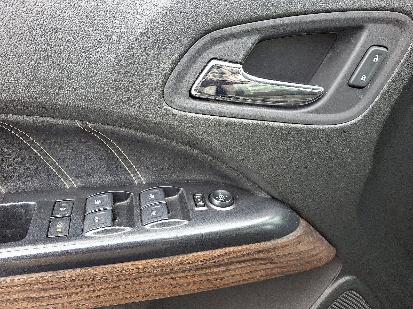 Certified 2021 GMC Canyon Denali image 12