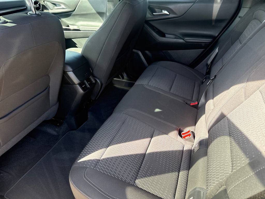 Used 2025 Chevrolet Equinox LT w/ Safety and Technology Package FWD image 16