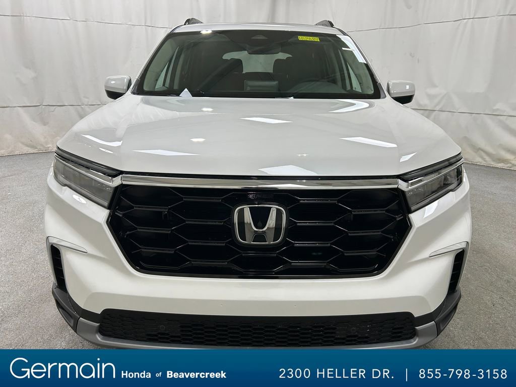 New 2025 Honda Pilot Touring image 2