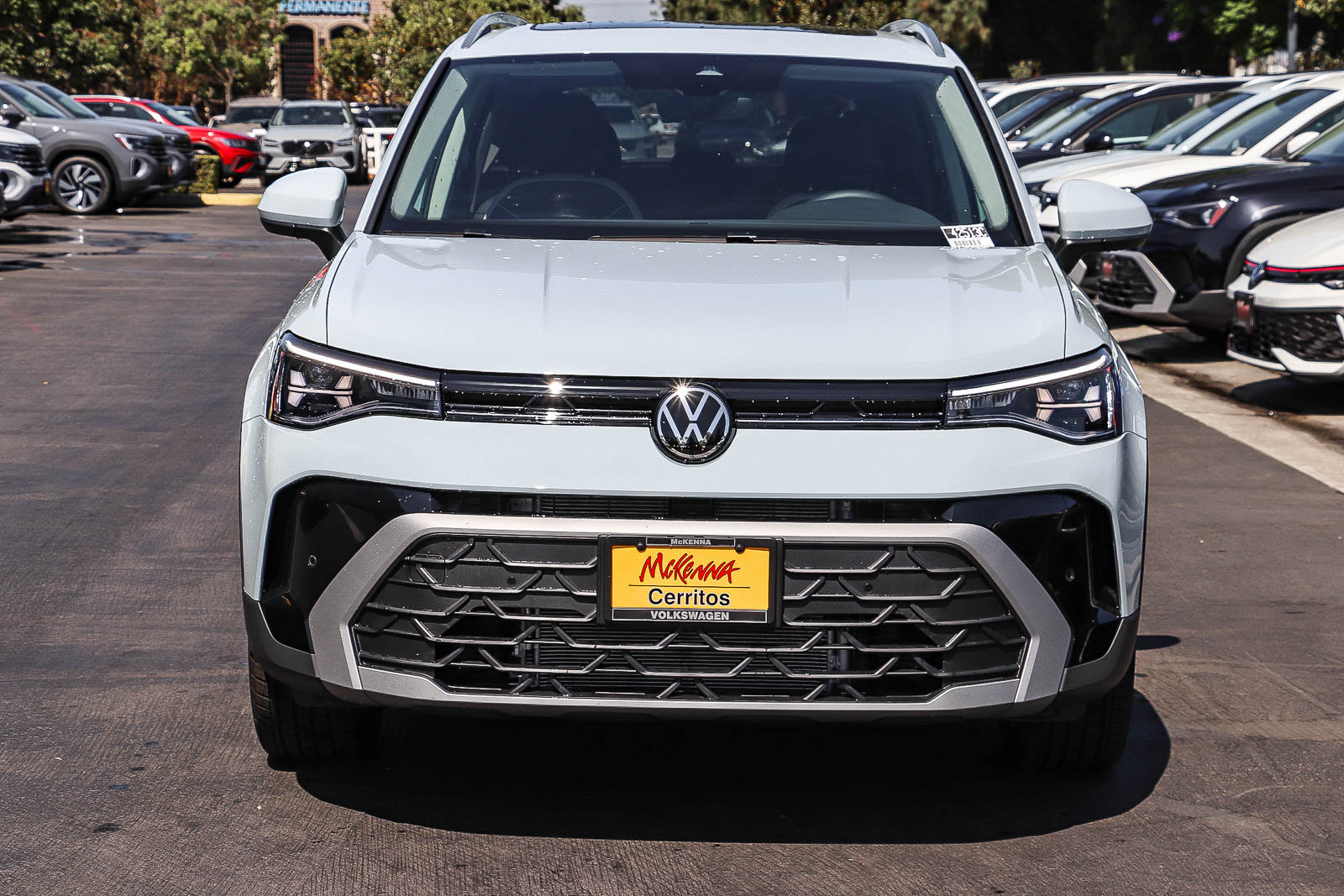 New 2026 Volkswagen Taos SE FWD image 2