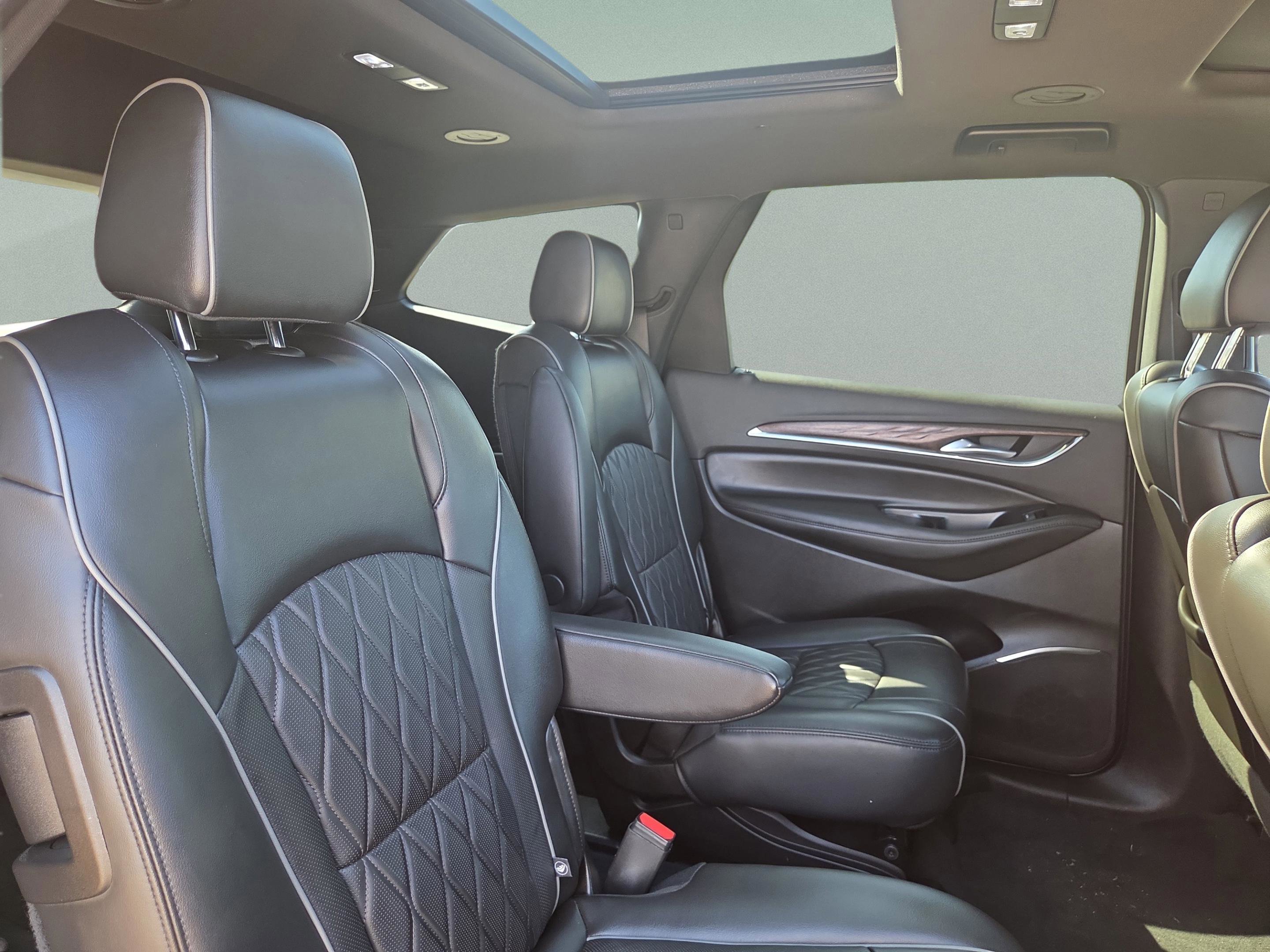 Used 2022 Buick Enclave Avenir w/ Avenir Technology Package image 37