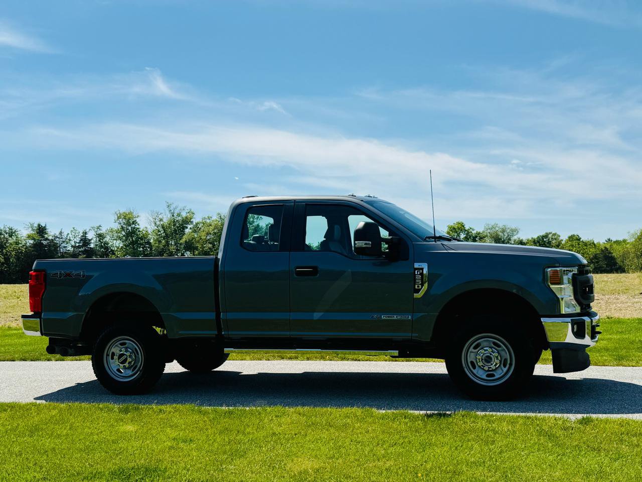 Used 2022 Ford F250 XL w/ Power Equipment Group AWD/4WD image 6