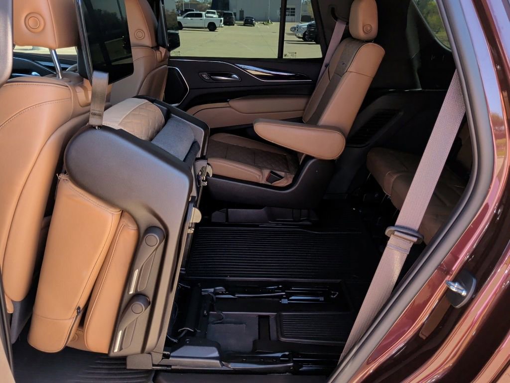 Used 2023 Cadillac Escalade Premium Luxury w/ LPO, Radiant Package image 37