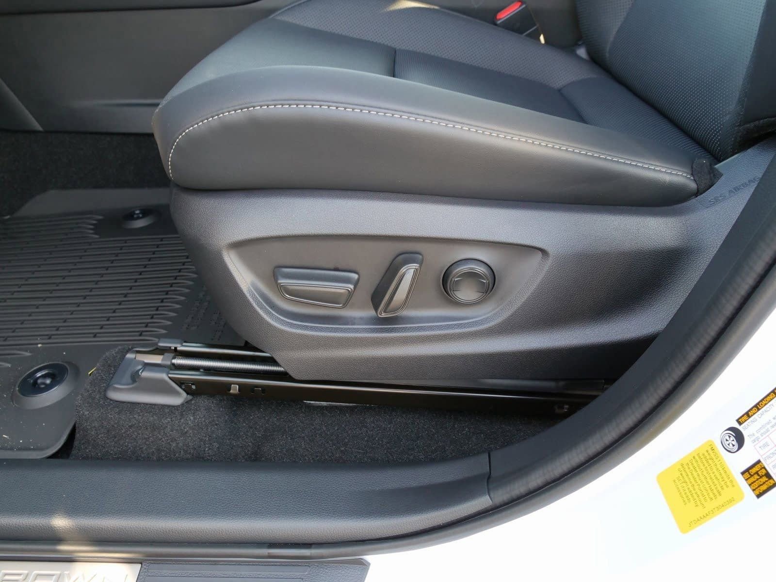 Used 2026 Toyota Crown XLE image 17