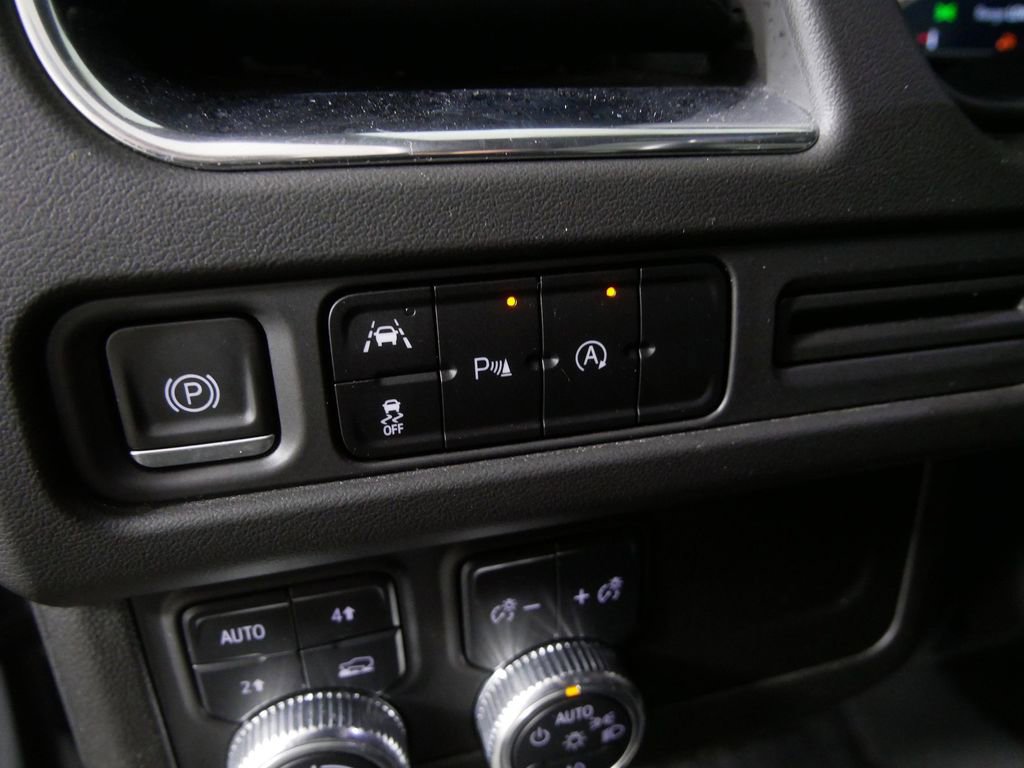 Used 2023 GMC Yukon SLT image 17