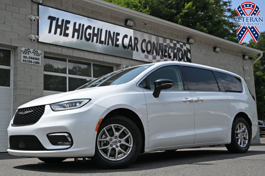 Used 2024 Chrysler Pacifica Touring-L