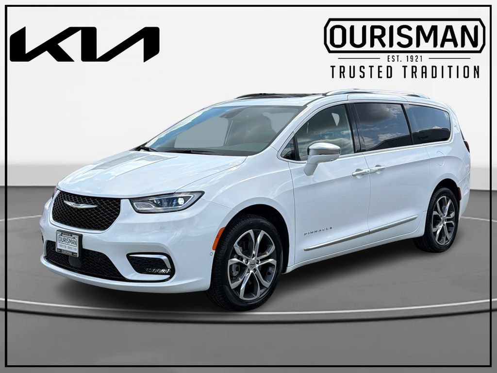 Used 2024 Chrysler Pacifica Pinnacle AWD/4WD image 2