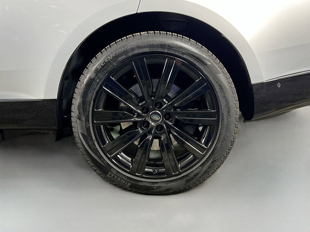 Used 2025 Land Rover Range Rover Autobiography image 33