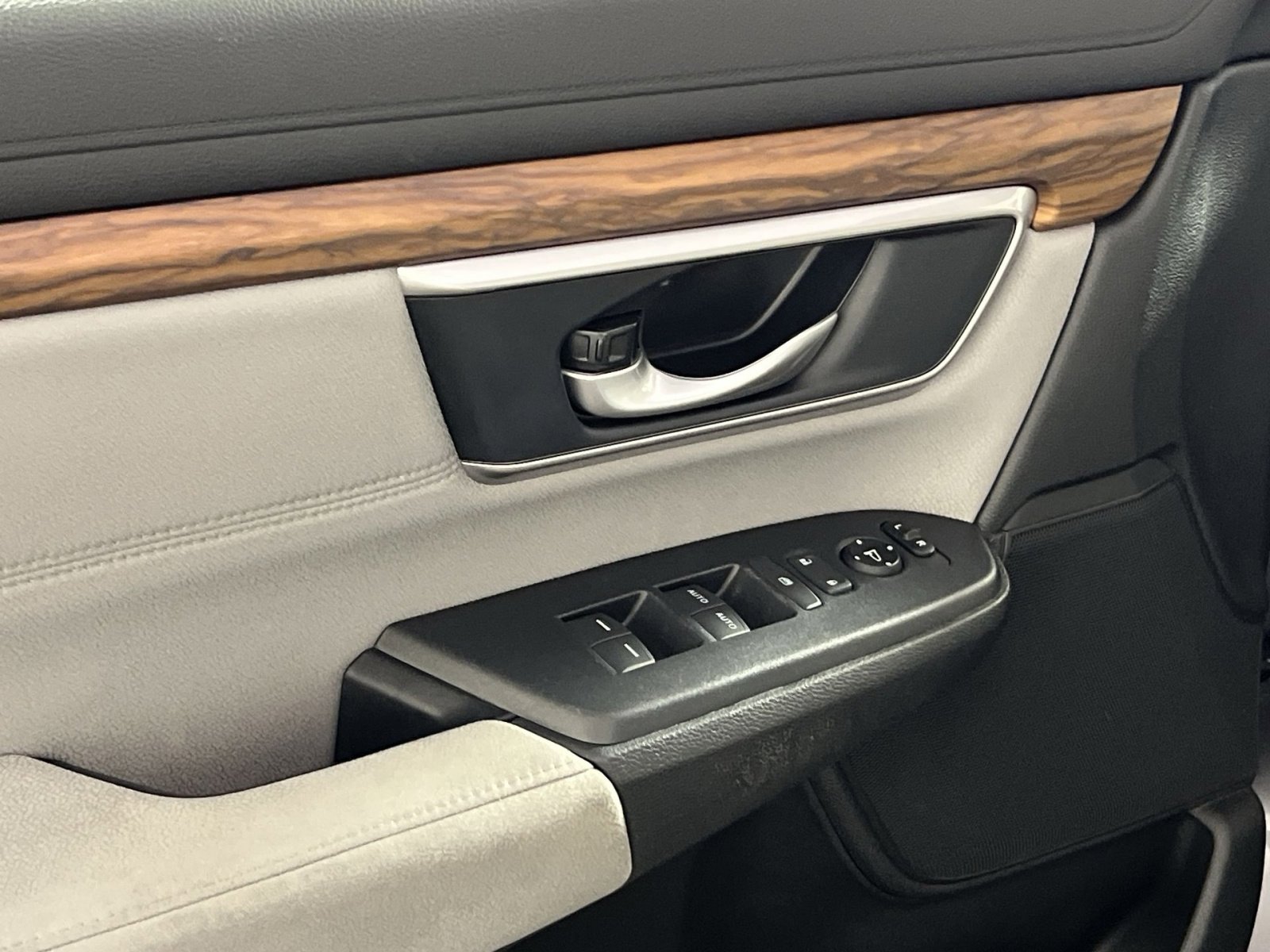 Used 2020 Honda CR-V EX image 15