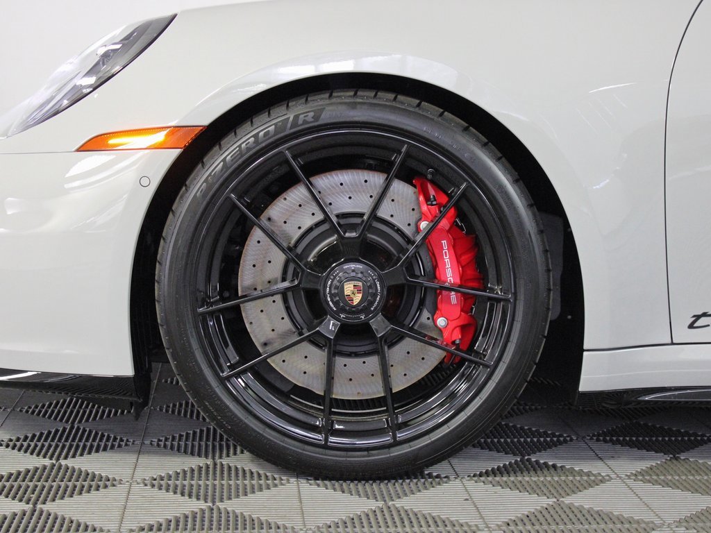 Used 2025 Porsche 911 Carrera 4 GTS image 40