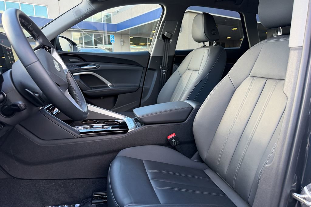 Used 2025 Audi Q5 Premium Plus w/ Premium Plus image 12