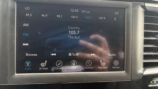 Used 2018 Chrysler Pacifica Touring-L w/ Tire & Wheel Group FWD image 26