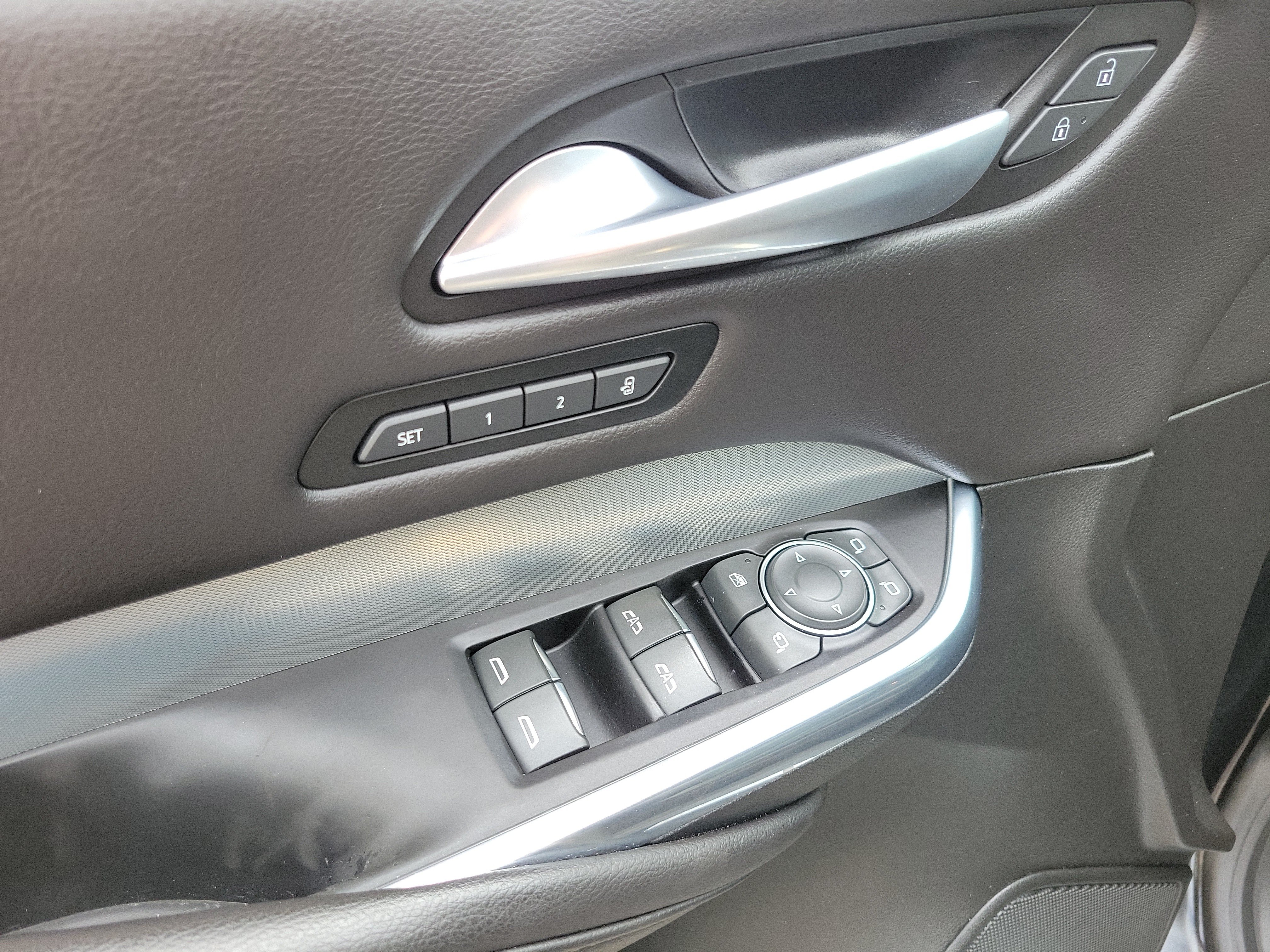 Used 2021 Cadillac XT4 Premium Luxury w/ LPO, Radiant Package FWD image 20
