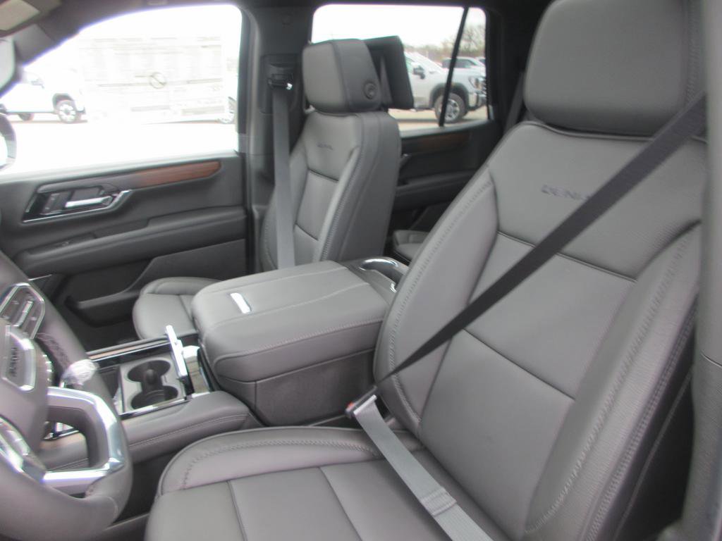 New 2026 GMC Yukon Denali w/ Denali Reserve Package image 14