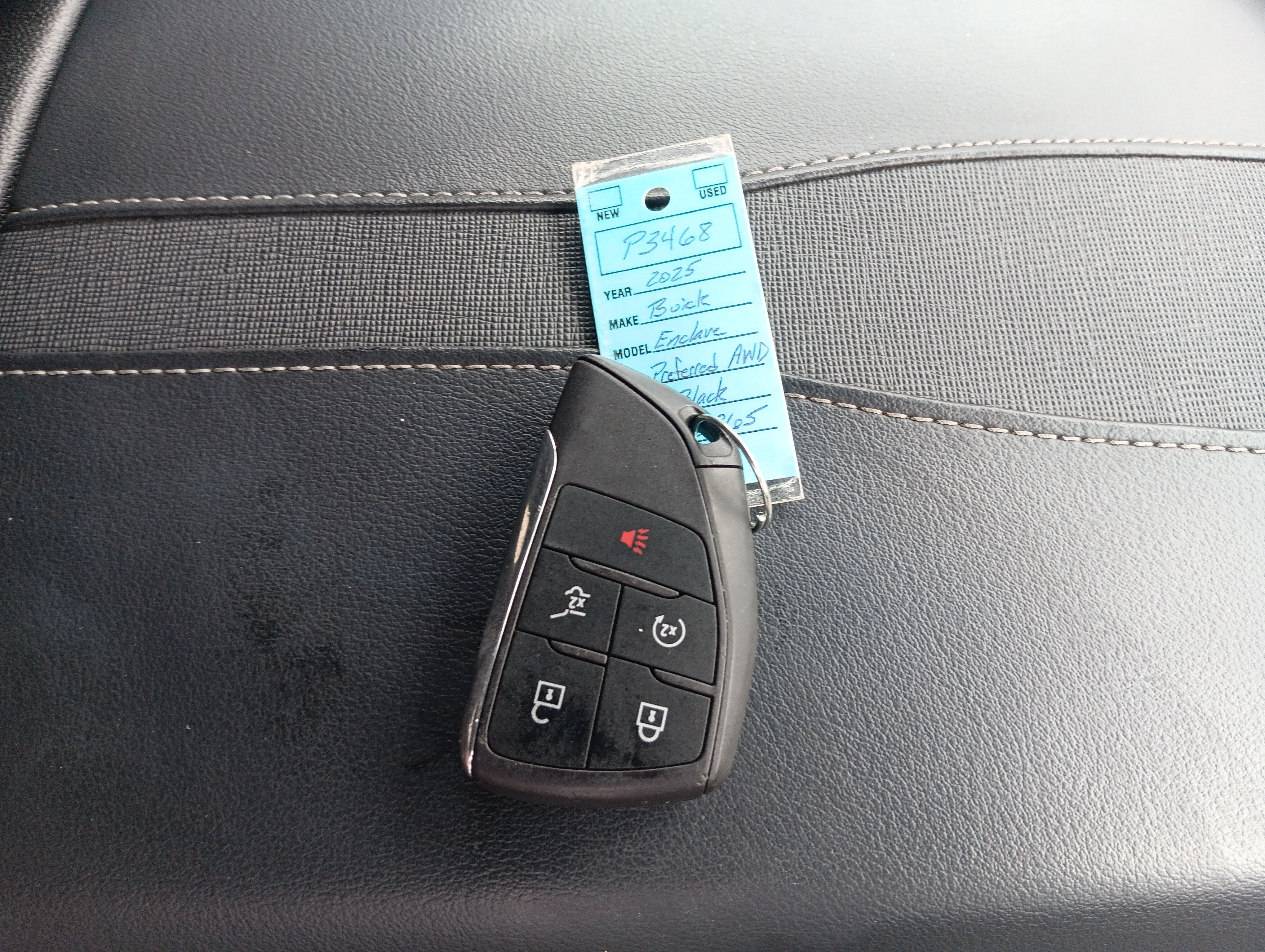 Used 2025 Buick Enclave Preferred AWD/4WD image 20
