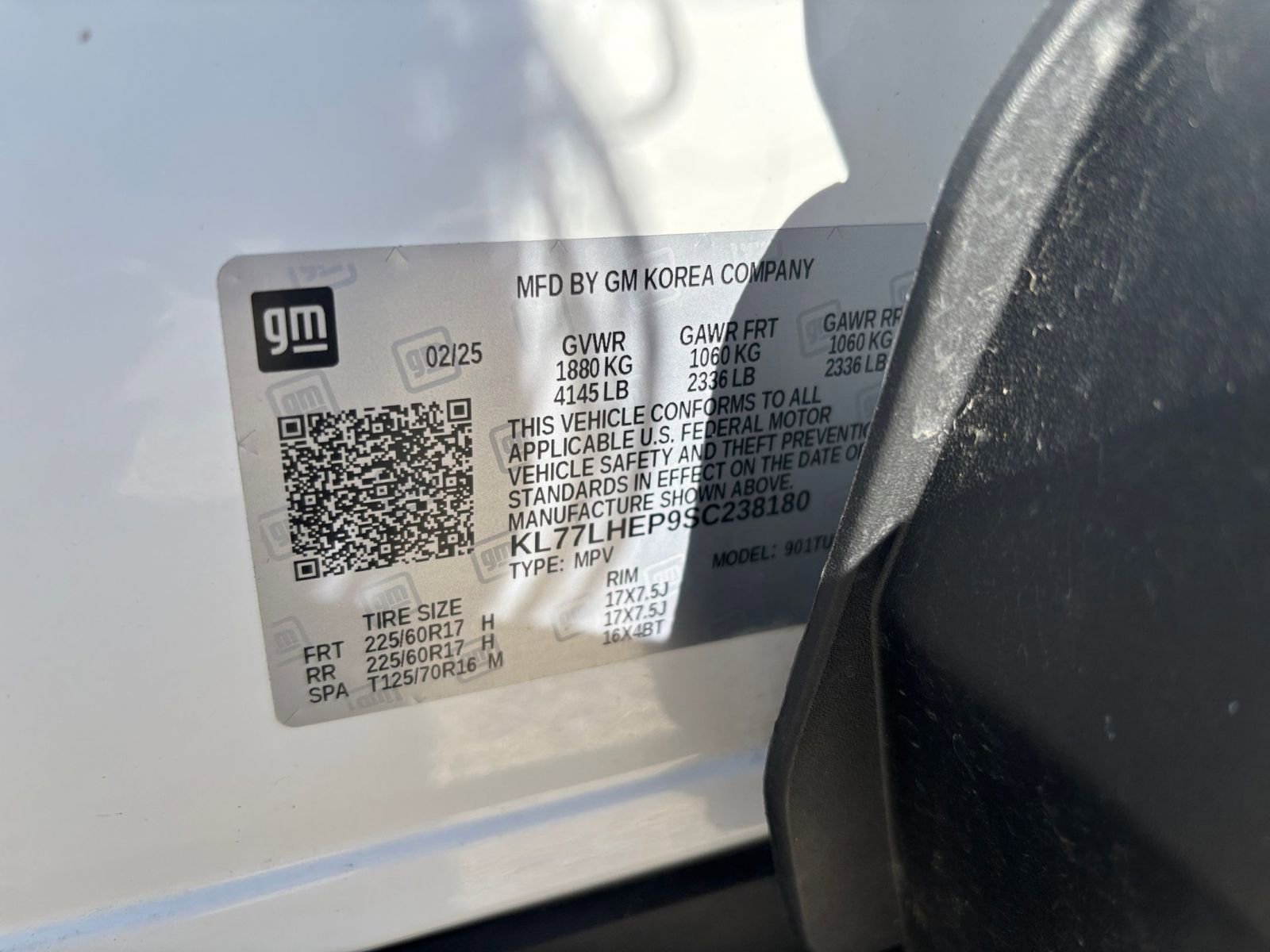 Used 2025 Chevrolet Trax LT w/ LT Convenience Package FWD image 28