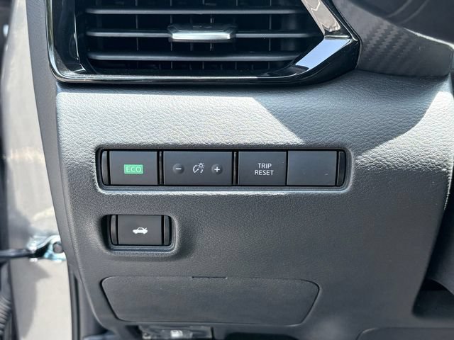 Used 2025 Nissan Sentra SV w/ All-Weather Package FWD image 22