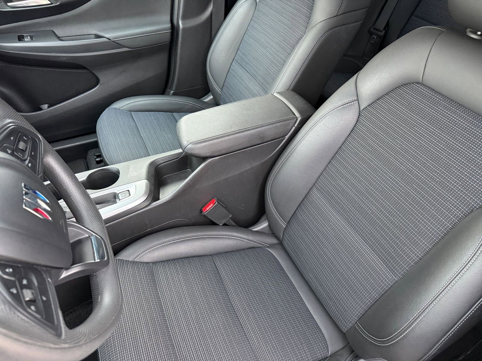 Used 2025 Buick Envista Preferred image 36