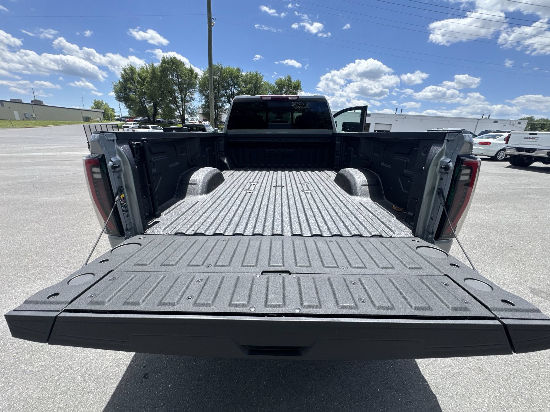 New 2026 GMC Sierra 3500 AT4 w/ AT4 Premium Plus Package AWD/4WD image 21