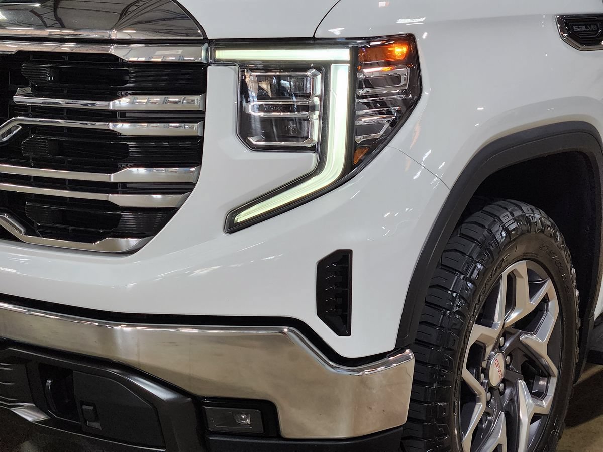 Used 2022 GMC Sierra 1500 SLT AWD/4WD image 14