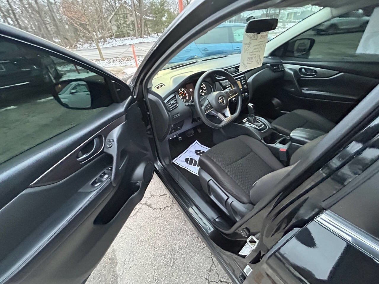 Used 2018 Nissan Rogue Sport S image 6