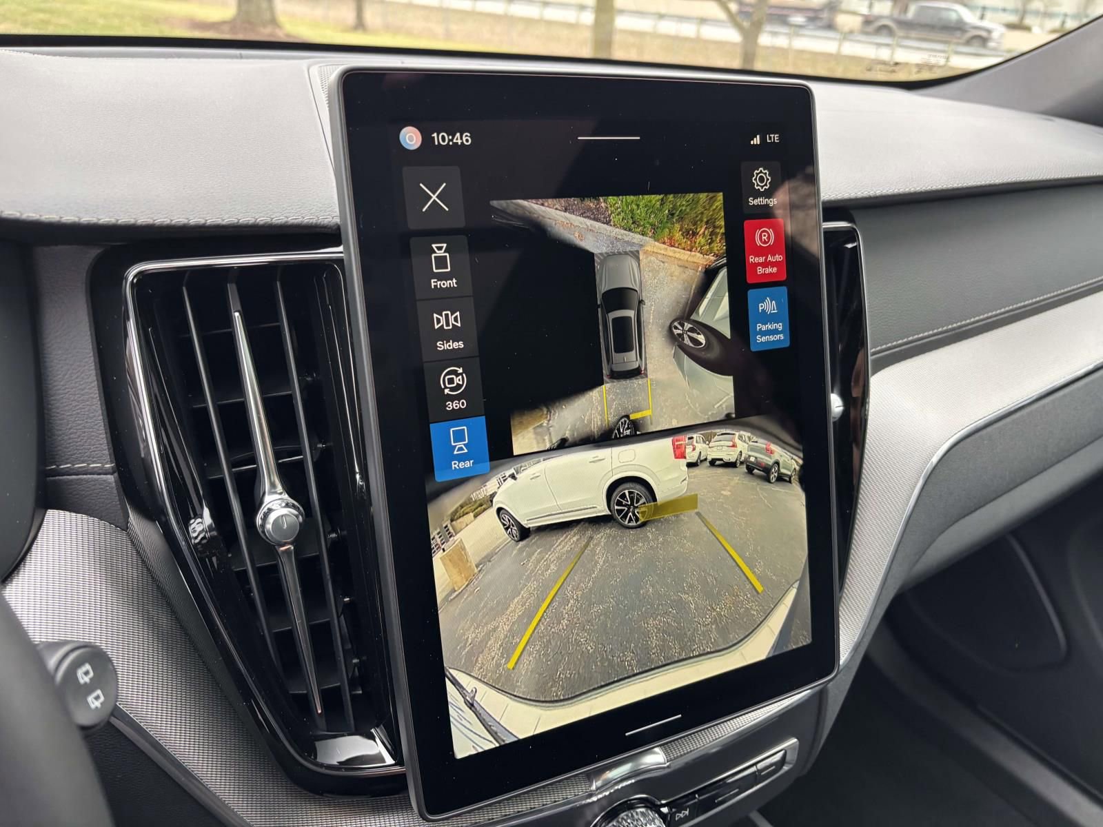 New 2026 Volvo XC60 T8 Ultra w/ Protection Package Premier image 19