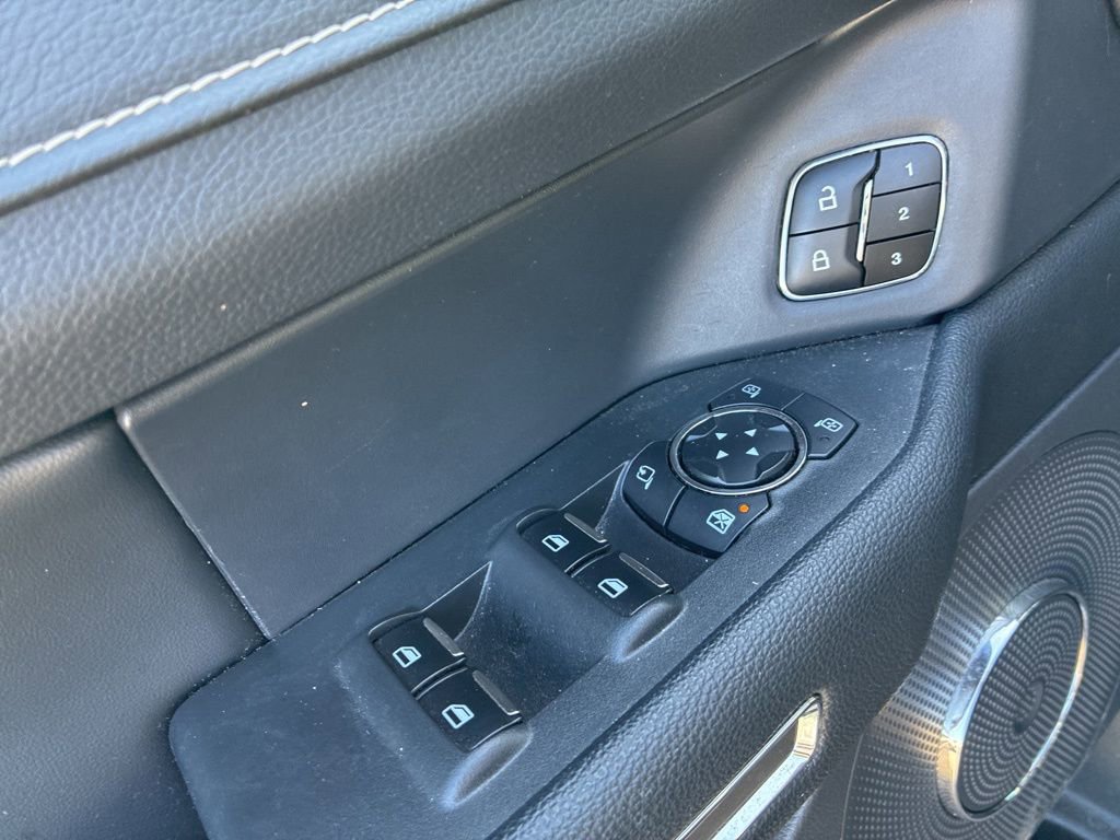 Used 2023 Ford Expedition XLT image 24