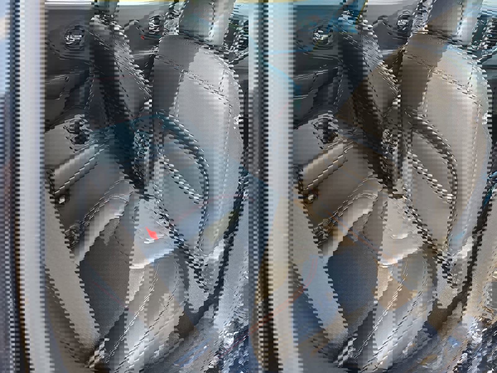 Used 2020 Jeep Cherokee Trailhawk w/ Cold Weather Group image 12