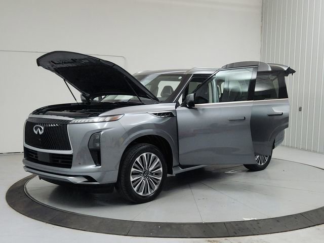 Used 2025 INFINITI QX80 Sensory AWD/4WD image 11