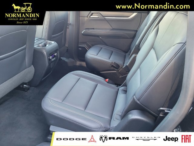 Used 2024 GMC Acadia Elevation AWD/4WD image 17
