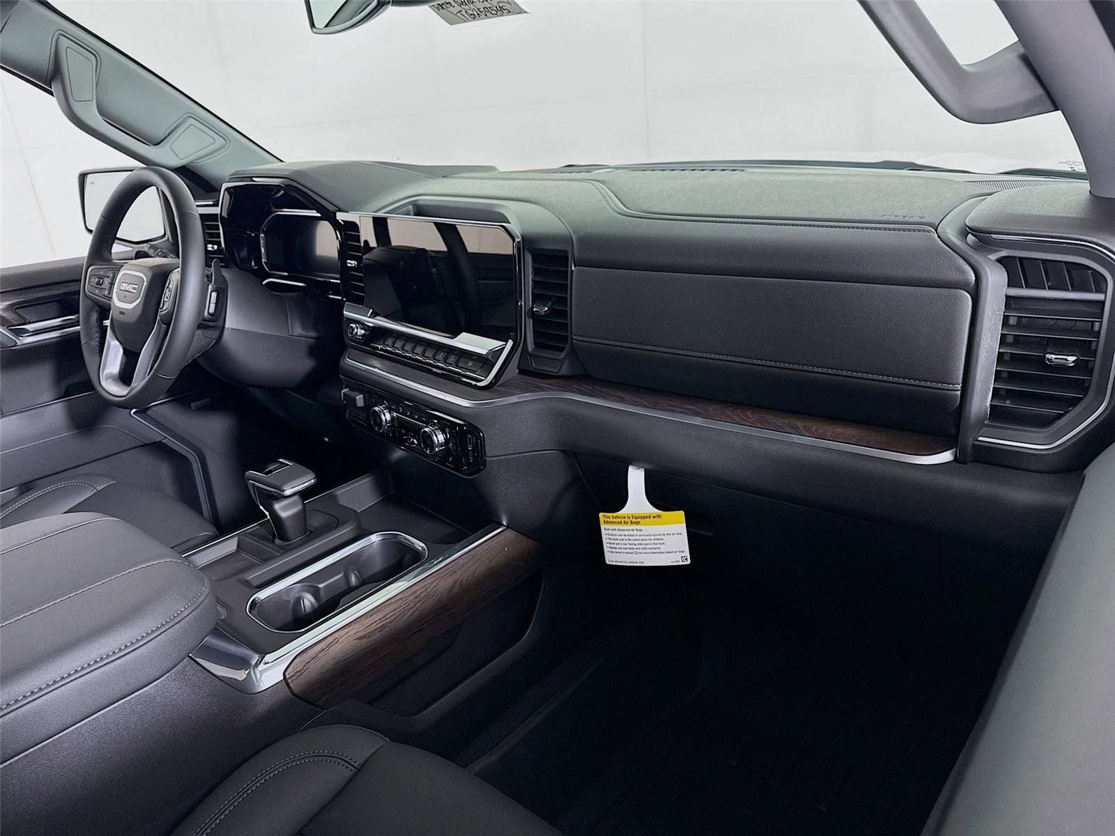 New 2026 GMC Sierra 1500 SLT image 24