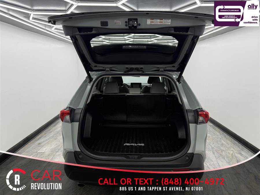 Used 2019 Toyota RAV4 XLE Premium w/ Cold Weather Package image 6