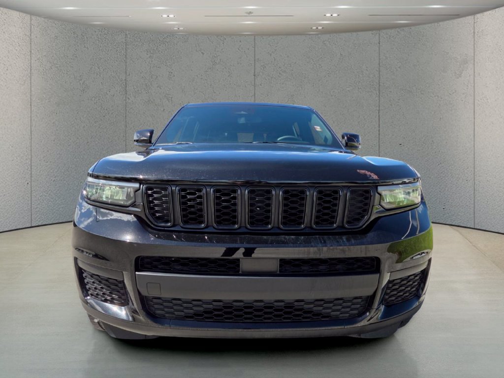 Used 2024 Jeep Grand Cherokee L Altitude AWD/4WD image 13