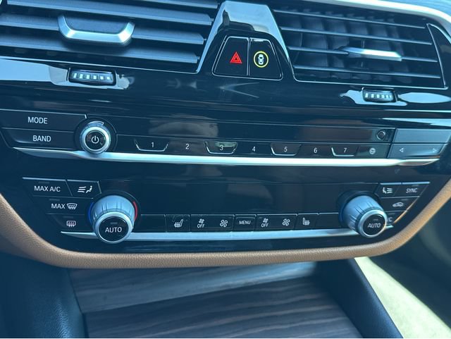 Used 2021 BMW 540i w/ Premium Package RWD image 10