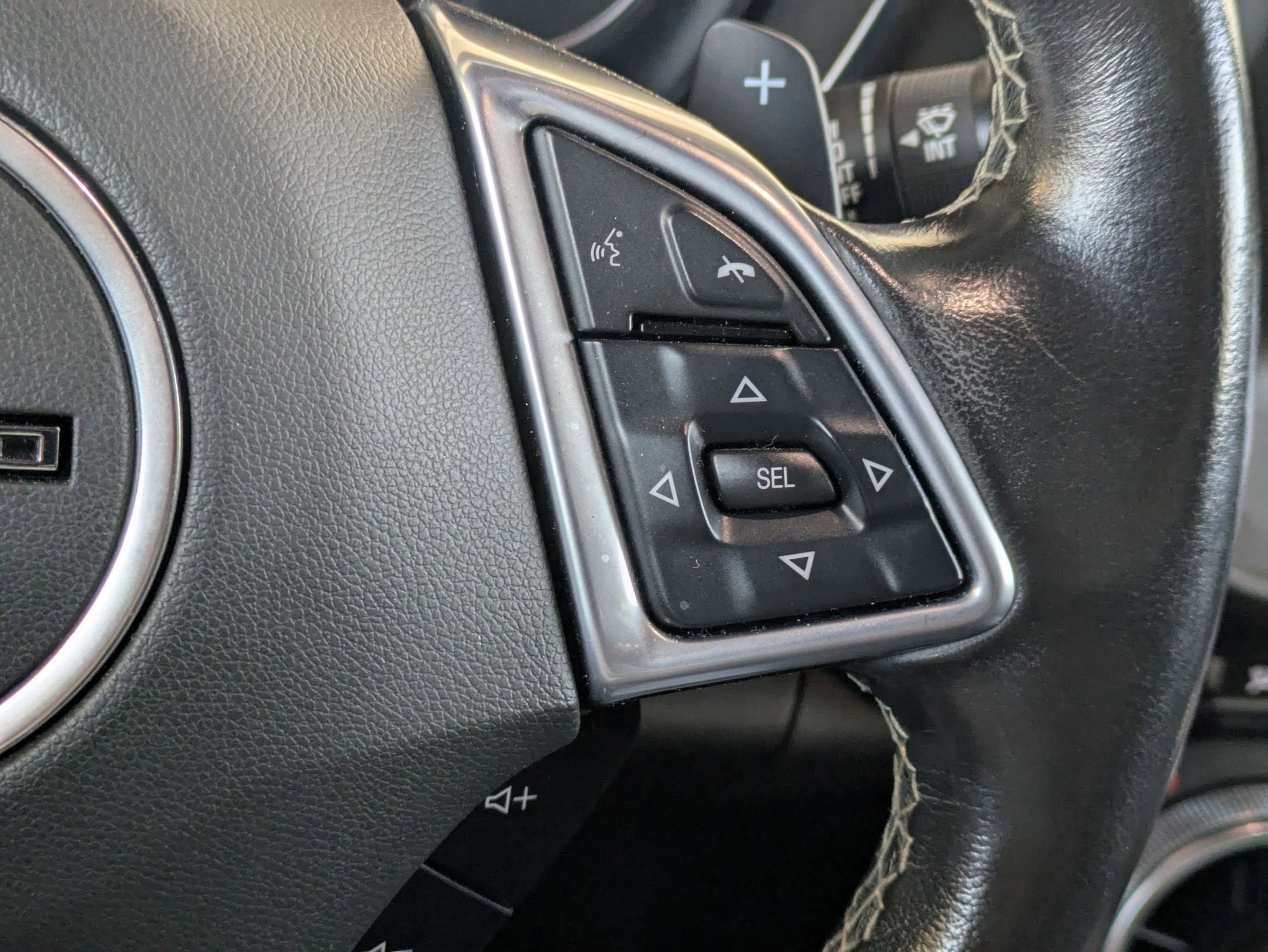 Used 2022 Chevrolet Camaro LT image 25