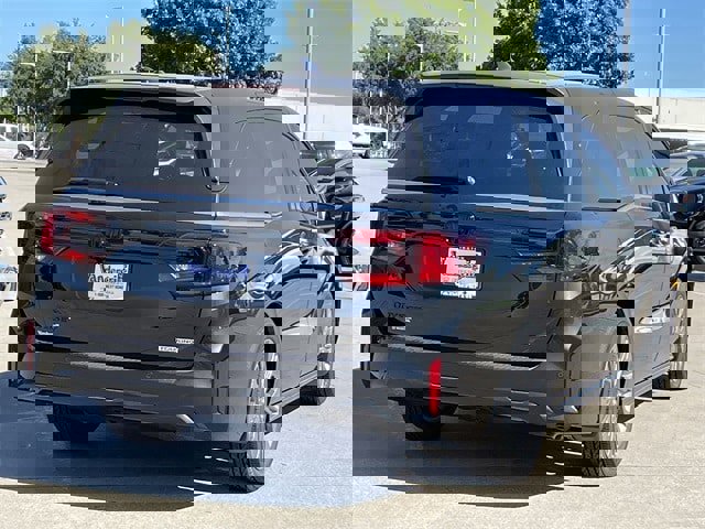 New 2026 Honda Odyssey Touring image 4