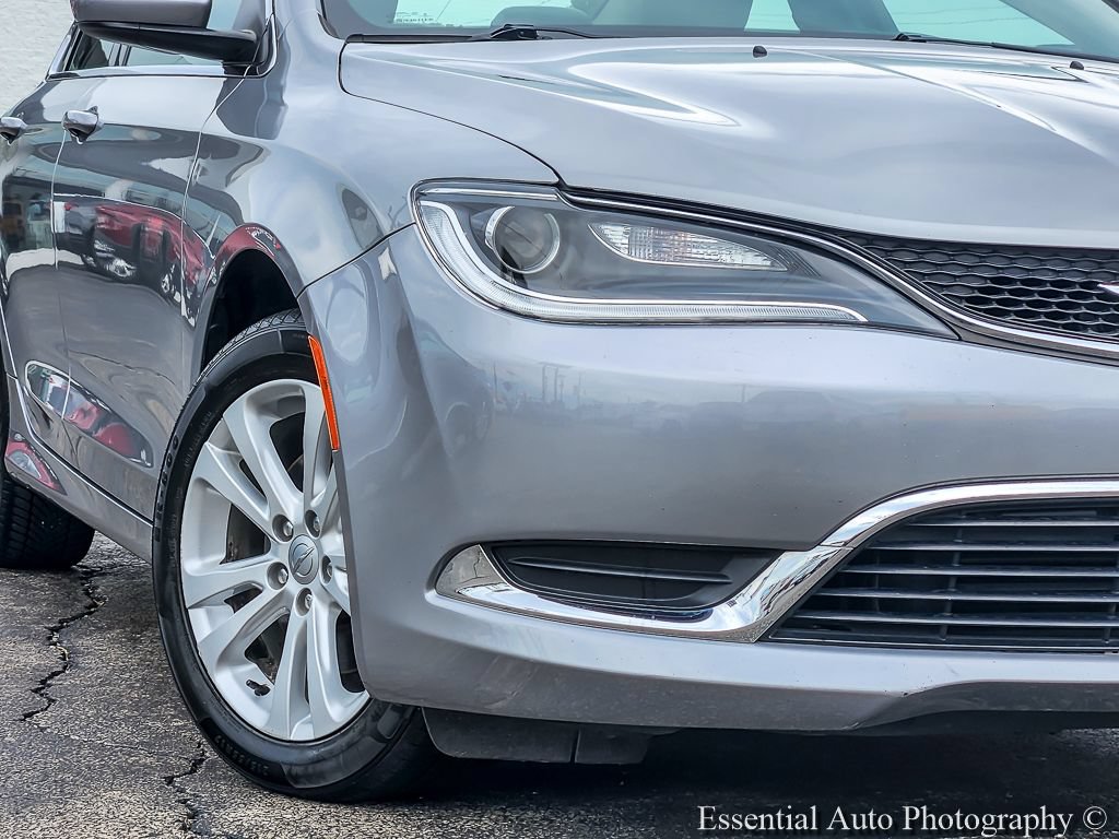 Used 2017 Chrysler 200 Limited Platinum FWD image 3