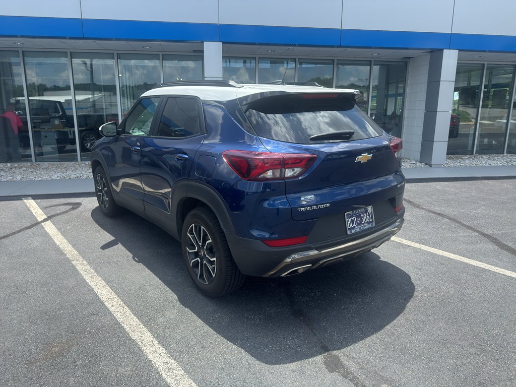 Used 2022 Chevrolet TrailBlazer ACTIV w/ Convenience Package FWD image 2