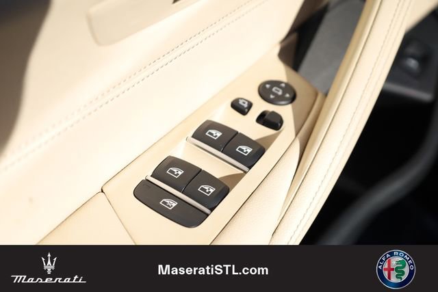 Used 2023 BMW 530i xDrive w/ Premium Package image 15