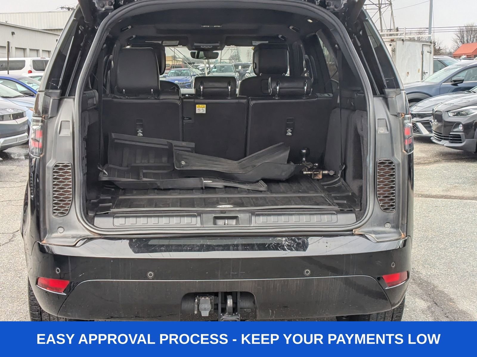 Used 2022 Land Rover Discovery S R-Dynamic image 6