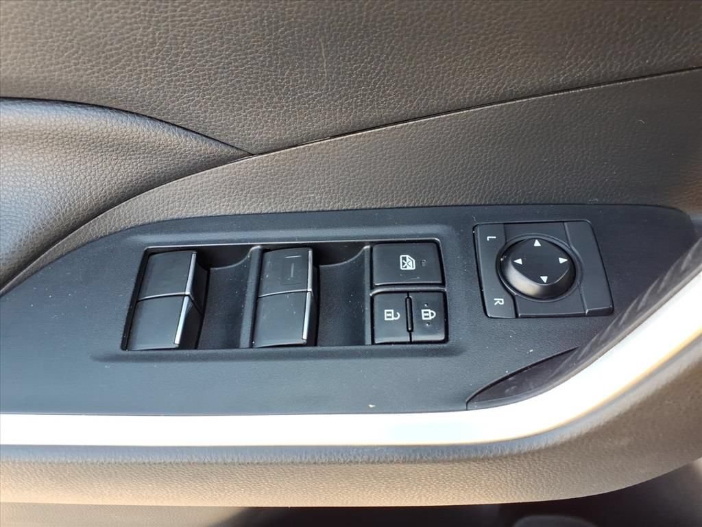 Certified 2020 Toyota RAV4 XLE Premium AWD/4WD image 19
