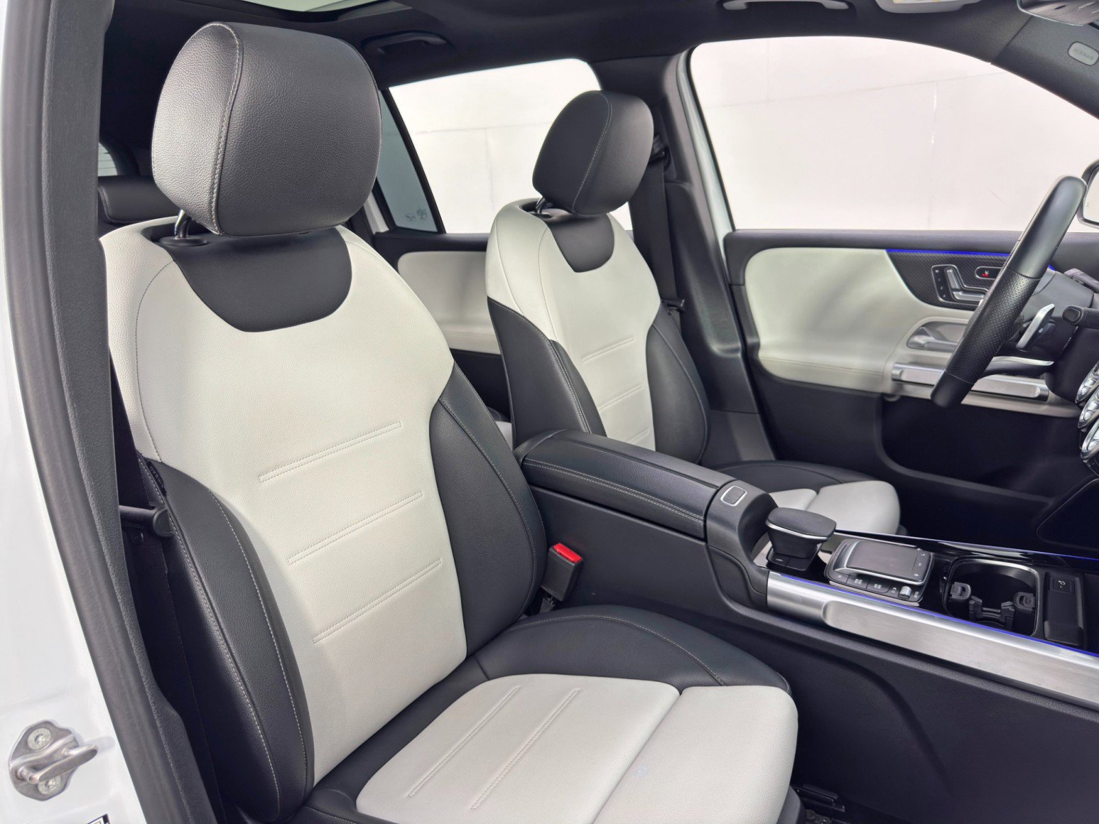 Used 2021 Mercedes-Benz GLB 35 AMG 4MATIC image 39