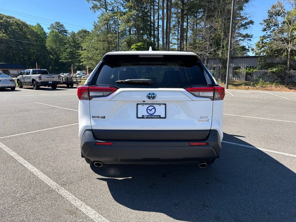 Used 2022 Toyota RAV4 XLE w/ Convenience Package AWD/4WD image 6