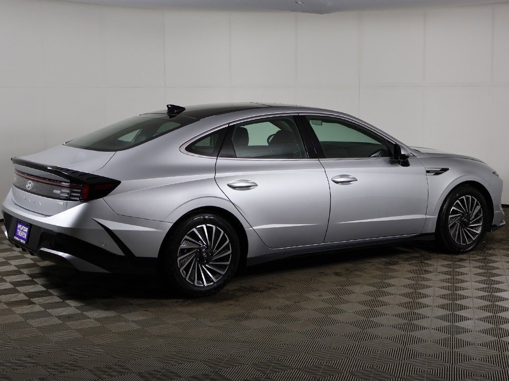 Used 2025 Hyundai Sonata Limited image 15