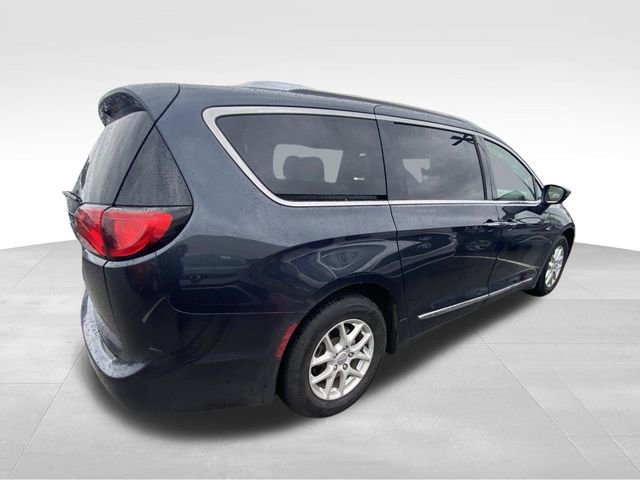 Used 2020 Chrysler Pacifica Touring-L FWD image 11