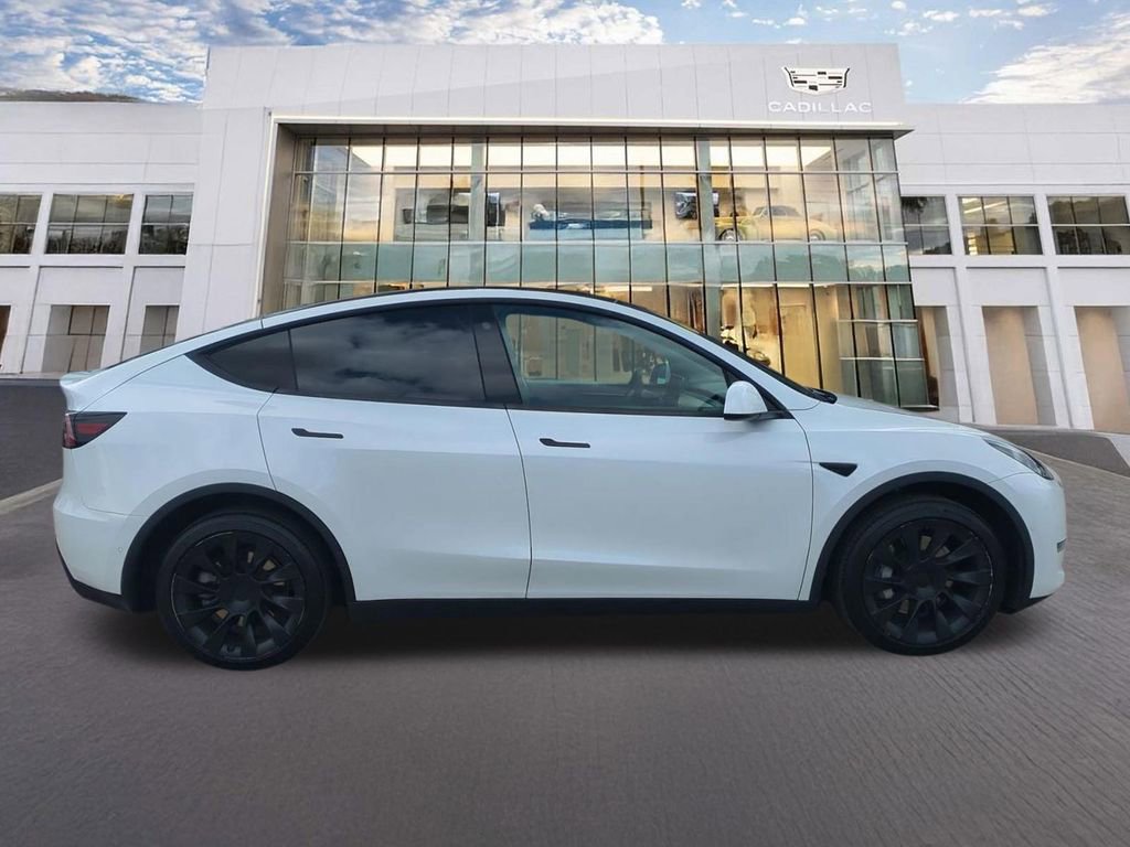 Used 2022 Tesla Model Y Long Range AWD/4WD image 4