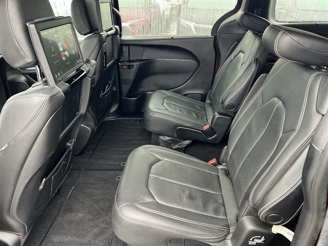 Used 2020 Chrysler Pacifica Touring-L image 26