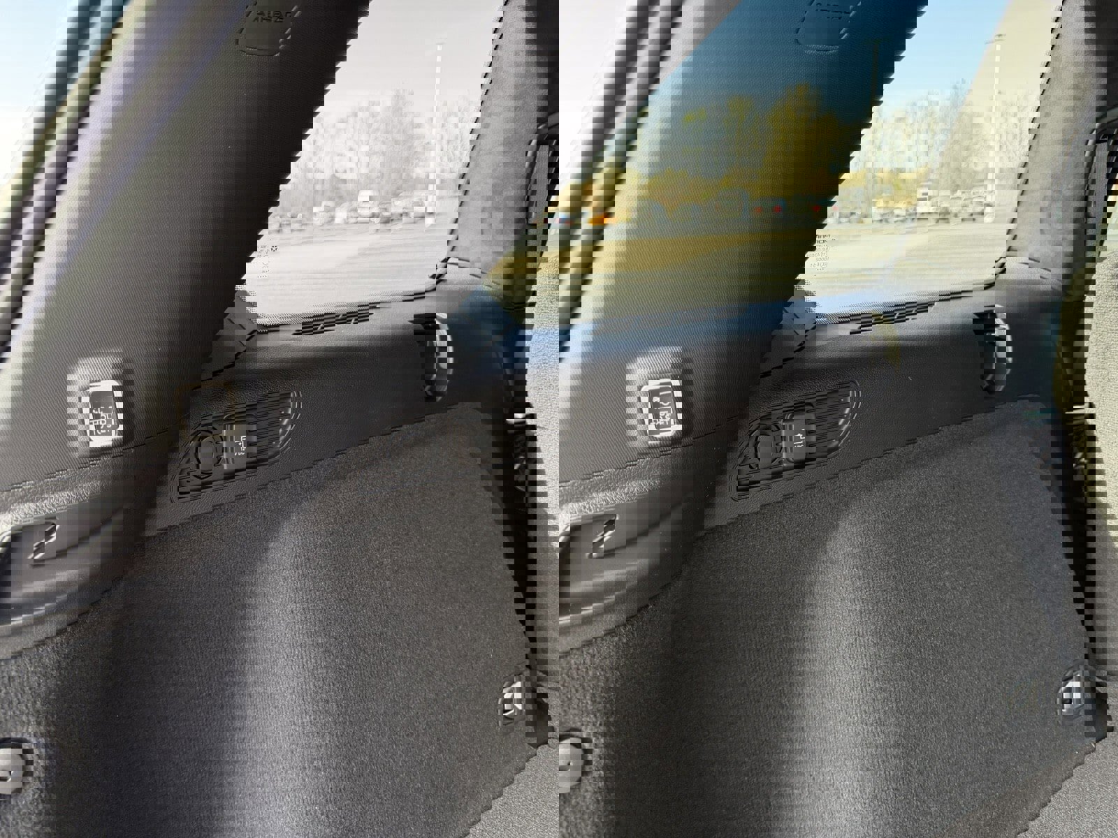 New 2026 Jeep Grand Cherokee Summit image 13