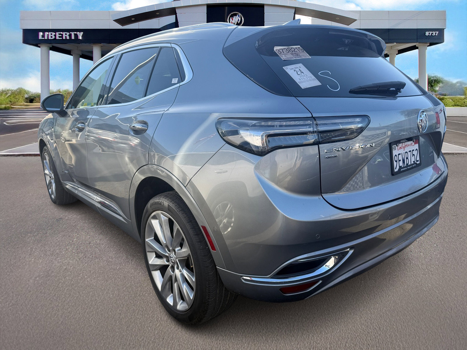 Used 2023 Buick Envision Avenir image 3