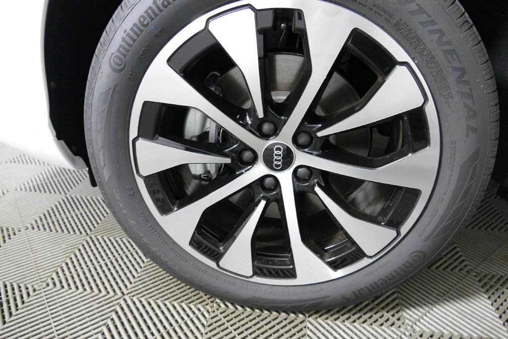 New 2026 Audi Q3 quattro 2.0T AWD/4WD image 9